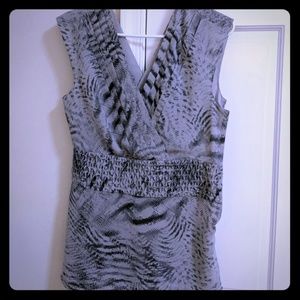 Banana republic sz 8 crossover top/tank sleeveless